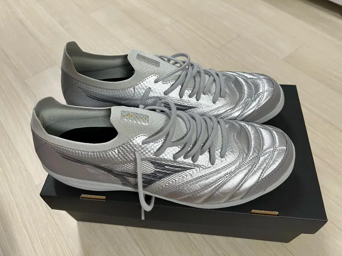 mizuno(ミズノ) モレリア ネオ クラシック tf 265 会話から 26.5